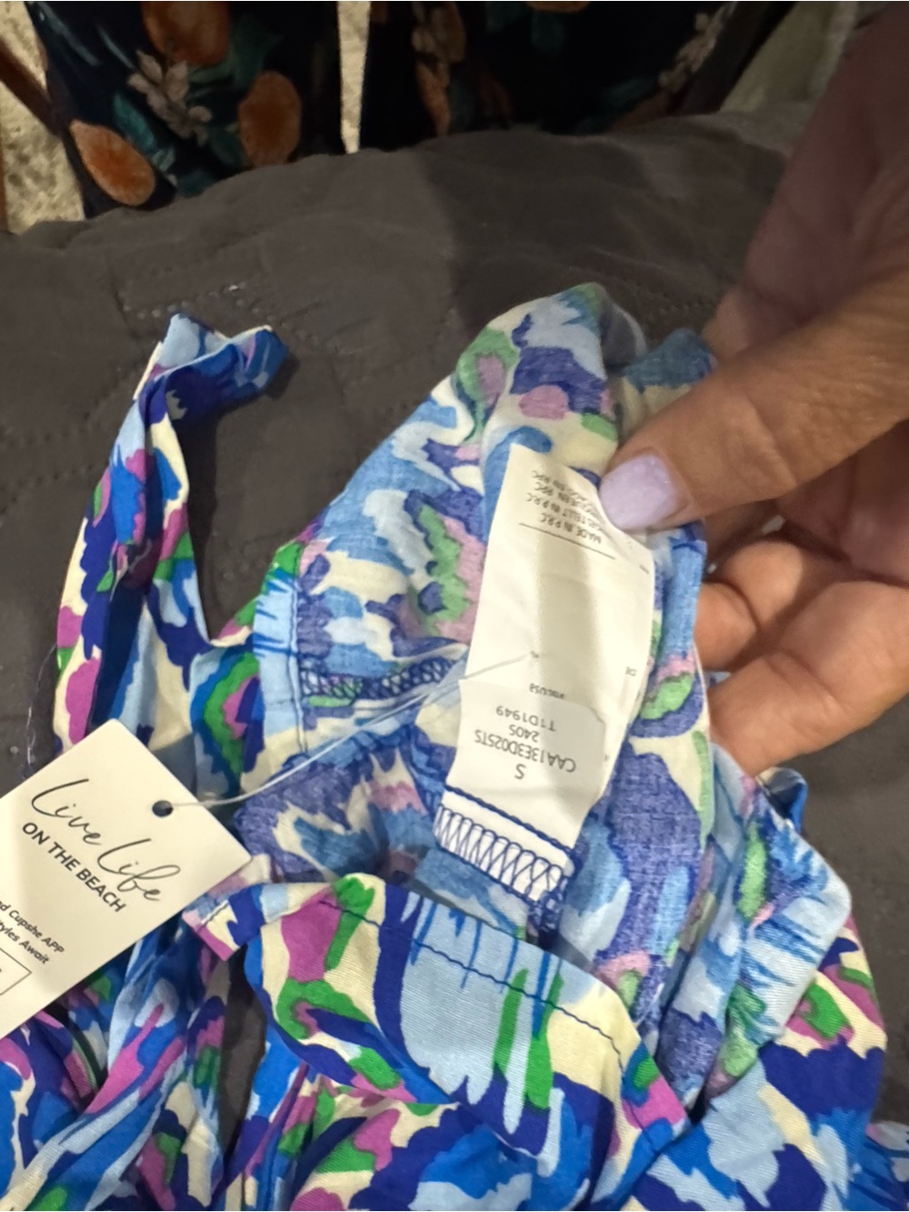 Cupshe Vibrant Blue Multi-Color Printed Romper small NWT - Picture 3 of 3
